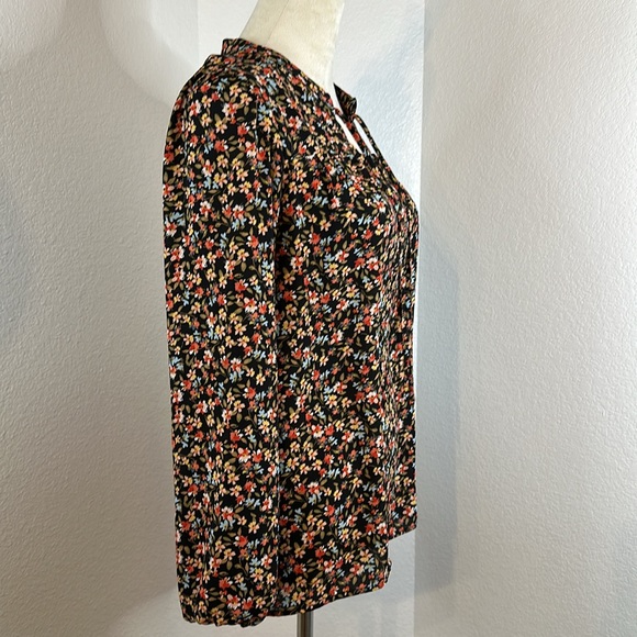 LOFT Plus Black Floral Shirred Split Neck Blouse Size LP NWOT - Picture 10 of 11